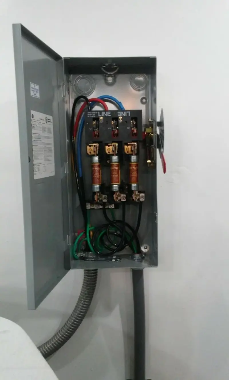 Three-phase disconnect switch installed for Electrical Wiring & Rewiring in Elverta